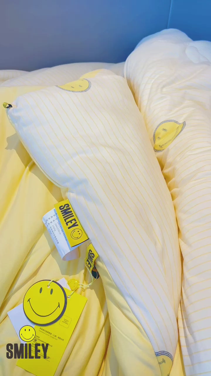 SMILEY Skin-Friendly Antibacterial Quilt